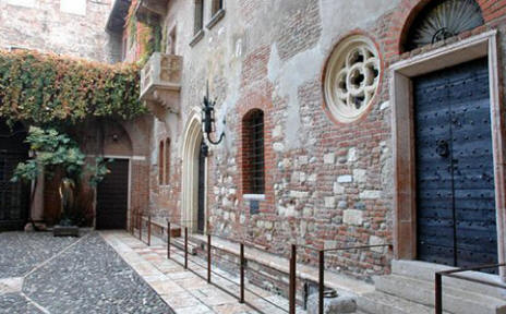 La casa di Giulietta a Verona - clicca per tornare alla pagina degli itinerari